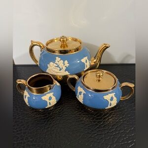 Teapot, creamer & Sugar Gibson Staffordshire Vintage Wedgwood Style Blue & Gold